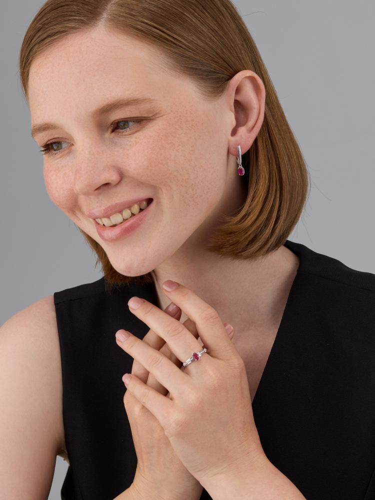 Кольцо из родированого серебра 925 пробы 01-4592/000Р-00 с рубином