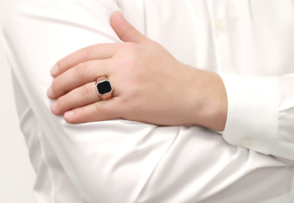 Печатка из красного золота 585 пробы 040001