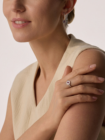 Кольцо из красного золота 585 пробы 17019-103 с рубином и бриллиантами