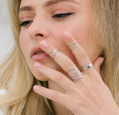 Кольцо из родированого серебра 925 пробы 0101580-00245