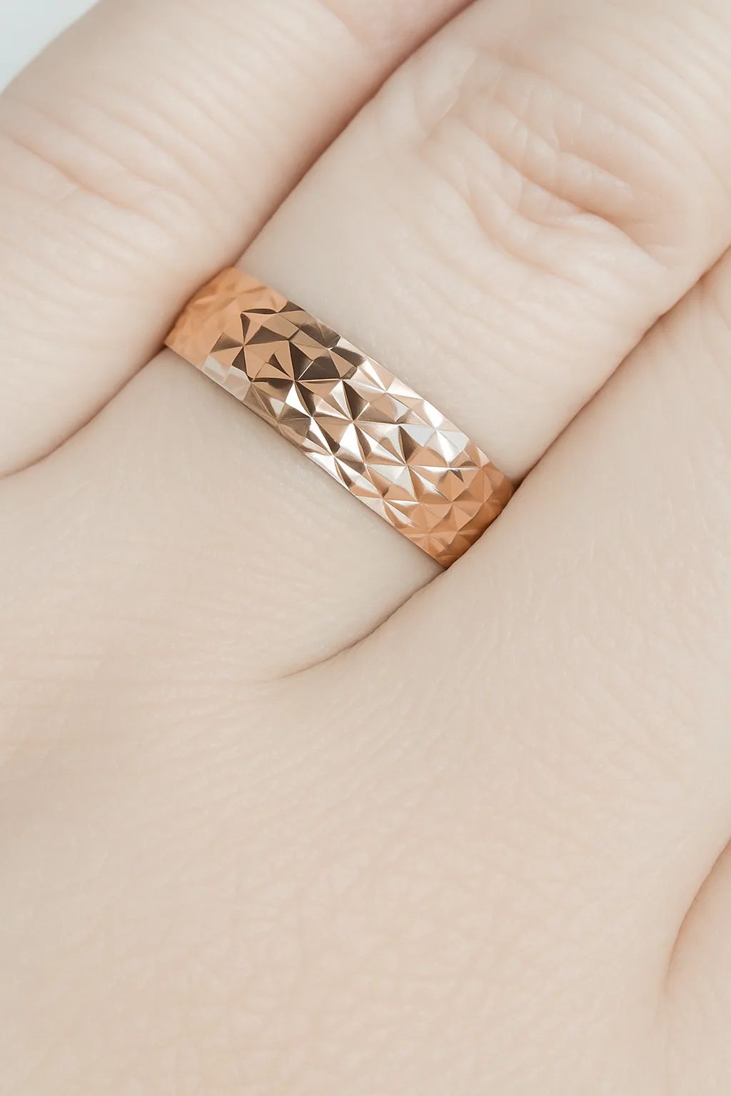 Кольцо из красного золота 585 пробы 11010455