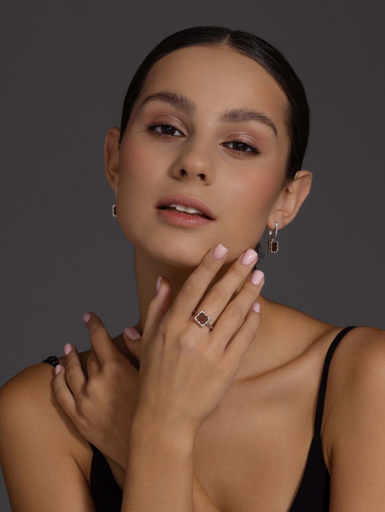 Кольцо из родированого серебра 925 пробы 01-4026/0ЯНТ-00