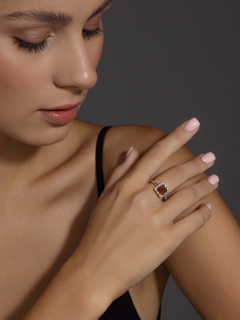 Кольцо из родированого серебра 925 пробы 01-4026/0ЯНТ-00