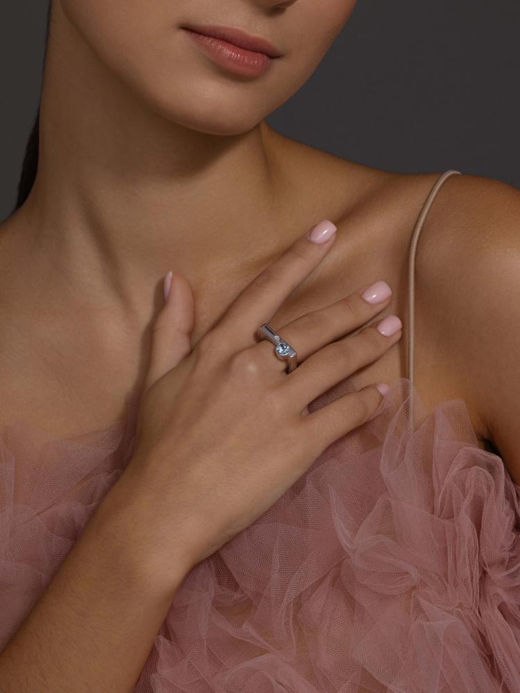 Кольцо из родированого серебра 925 пробы 01-4033/БРТБ-00 и бриллиантом