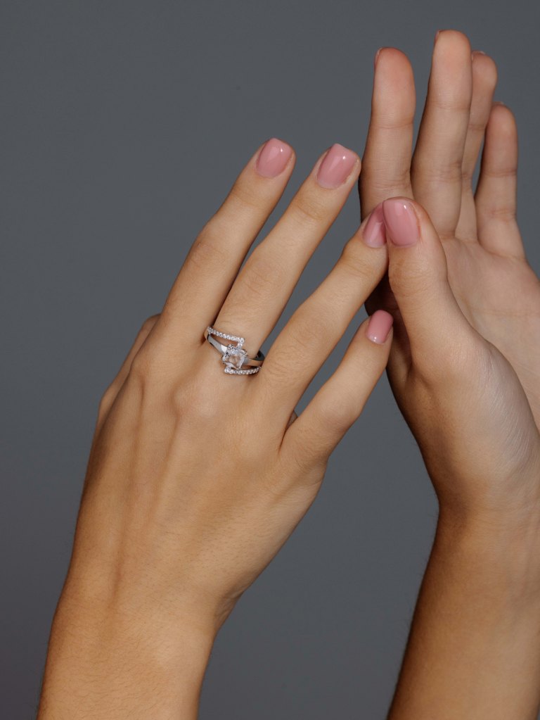 Кольцо из родированого серебра 925 пробы 01-4059/00ГХ-00