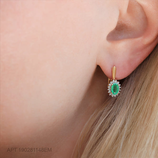 Серьги с английским замком женские из красного золота 585 пробы 190281148ЕМ с бриллиантами и изумрудами
