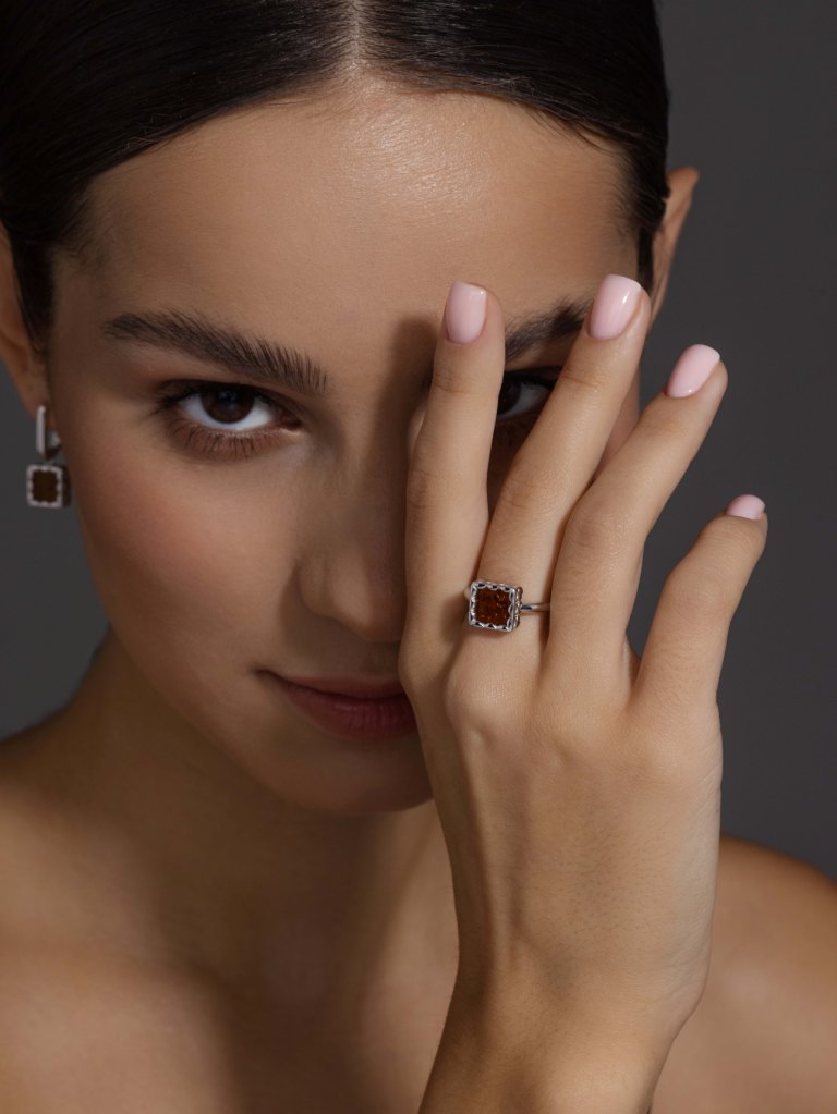 Кольцо из родированого серебра 925 пробы 01-4026/0ЯНТ-00