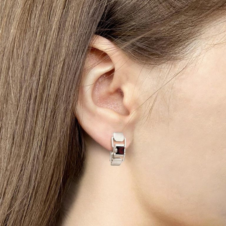 Серьги женские из родированного серебра 925 пробы 4790703 с гранатами