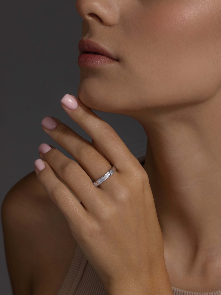 Кольцо из родированого серебра 925 пробы 01-4124/000Б-00 и бриллиантом