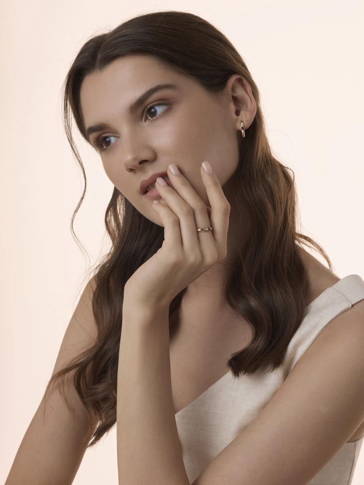 Серьги с английским замком женские из красного золота 585 пробы 26695-103 с рубинами и бриллиантами