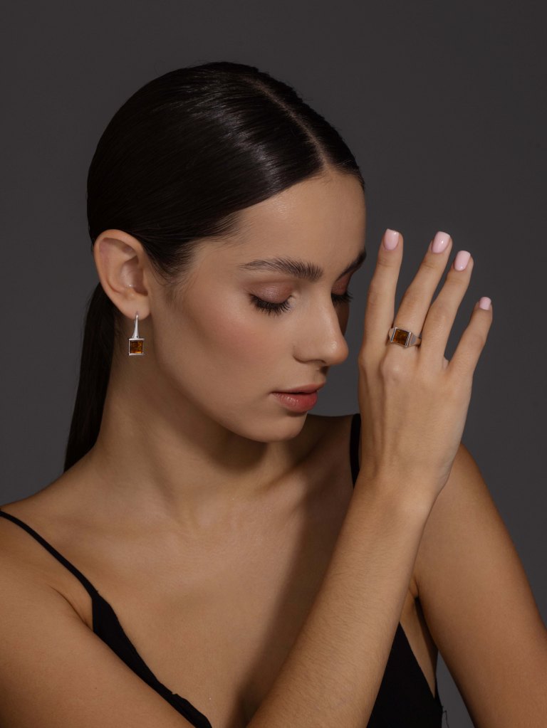 Кольцо из родированого серебра 925 пробы 01-4025/0ЯНТ-00