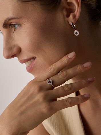 Кольцо из красного золота 585 пробы 17019-103 с рубином и бриллиантами