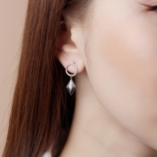 Пусеты из родированого серебра 925 пробы 6001494-00245