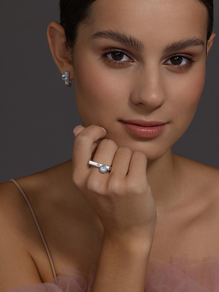 Кольцо из родированого серебра 925 пробы 01-4033/БРТБ-00 и бриллиантом