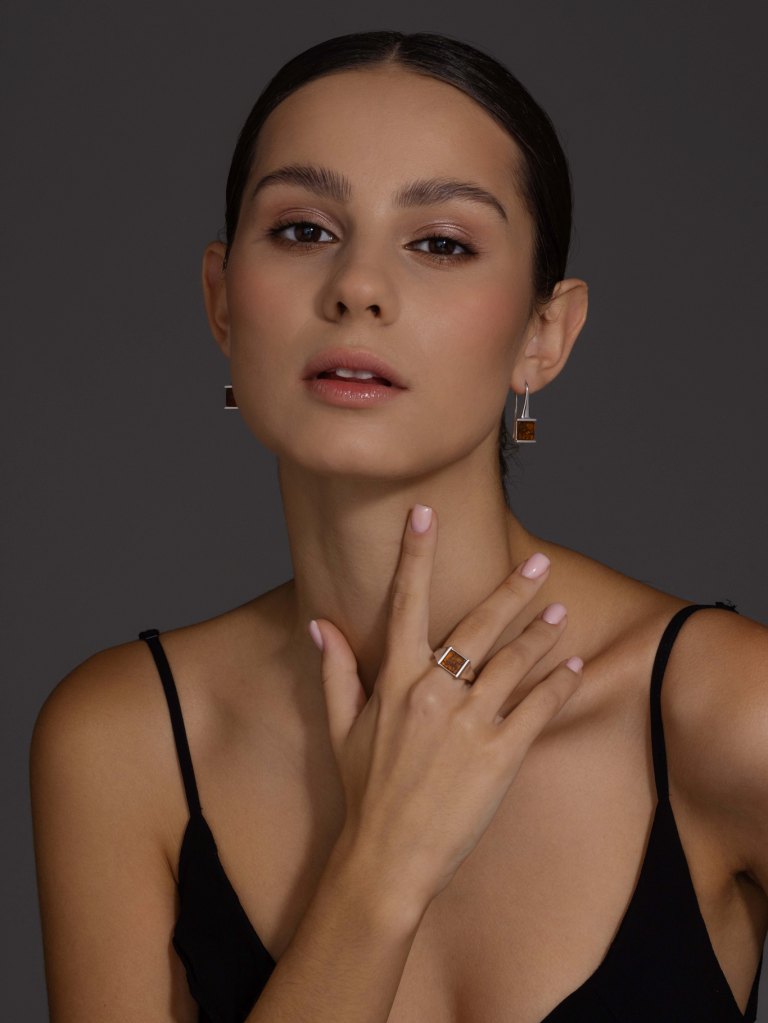 Кольцо из родированого серебра 925 пробы 01-4025/0ЯНТ-00