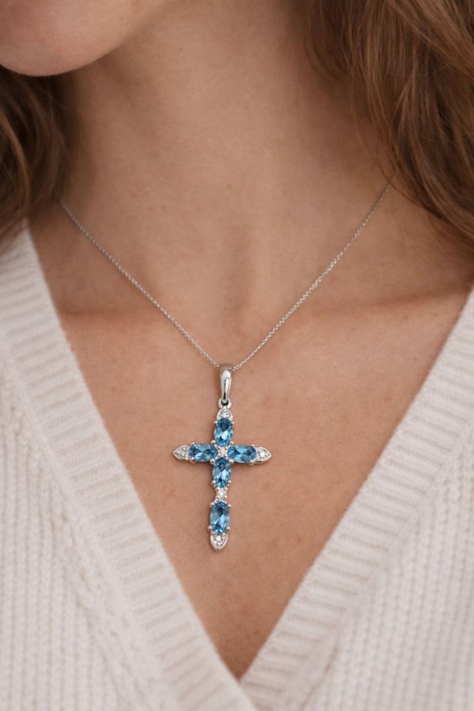 Крест из белого золота 585 пробы П10082тw с бриллиантами