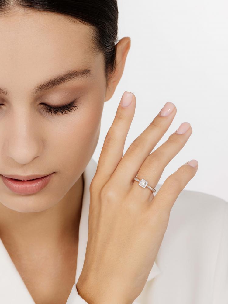 Кольцо из золота 15677-100