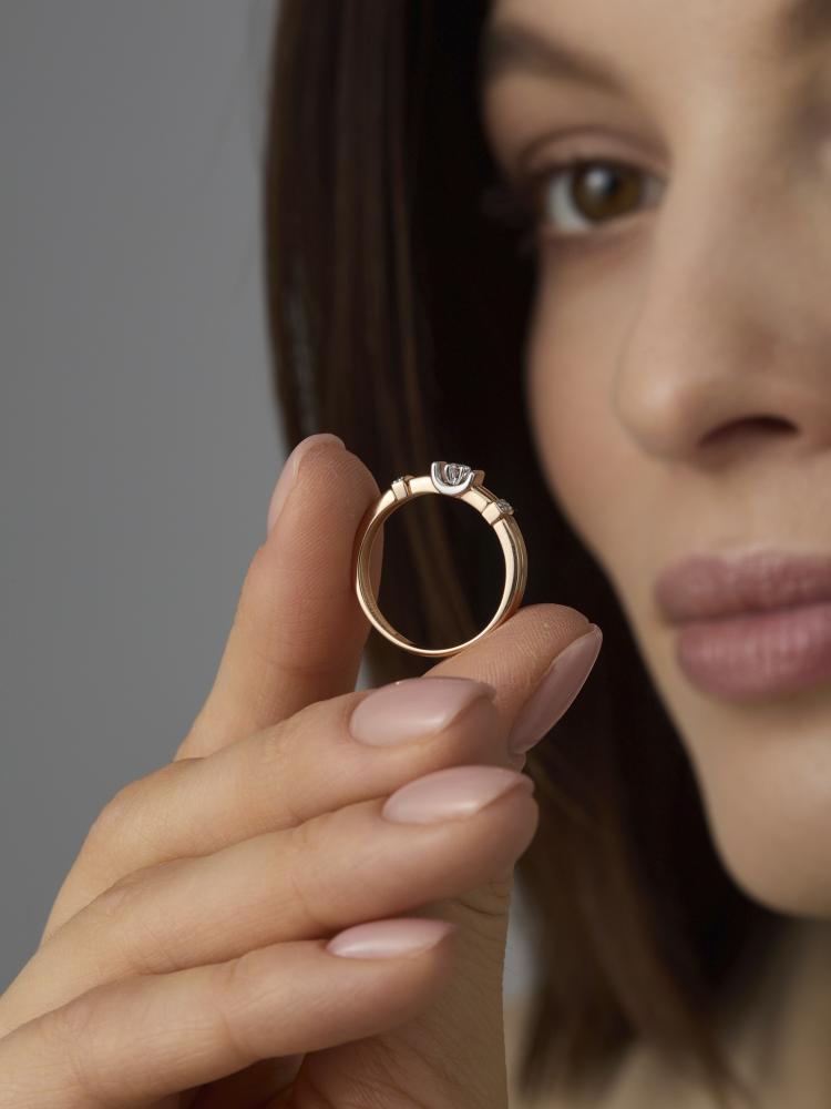 Кольцо из красного золота 585 пробы 16501-100 с бриллиантом